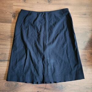 Black Knee-Length Pencil Skirt With Back Pleat and Side Zippee